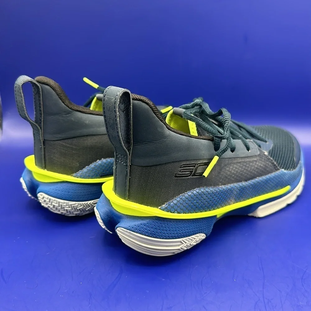 Under Armour GS Steph Curry Navy Blue Dub Nation 3022113-405 Size 6 Y